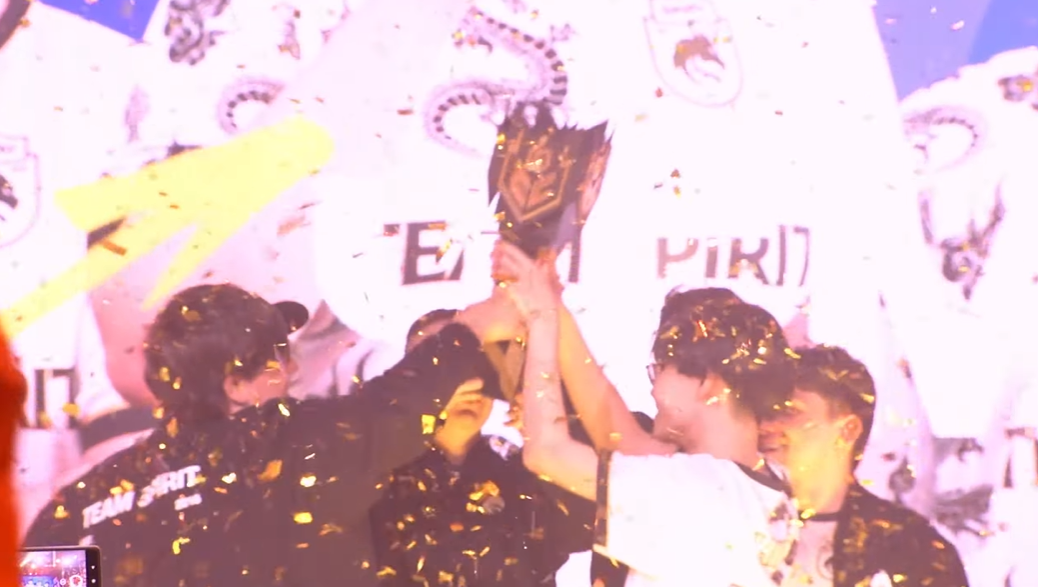 Team Spirit MCC Trophy Lift.png